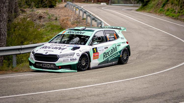 ‘Cohete’ Suárez marca el primer scratch y es líder al cierre de la primera sección del rallye 
