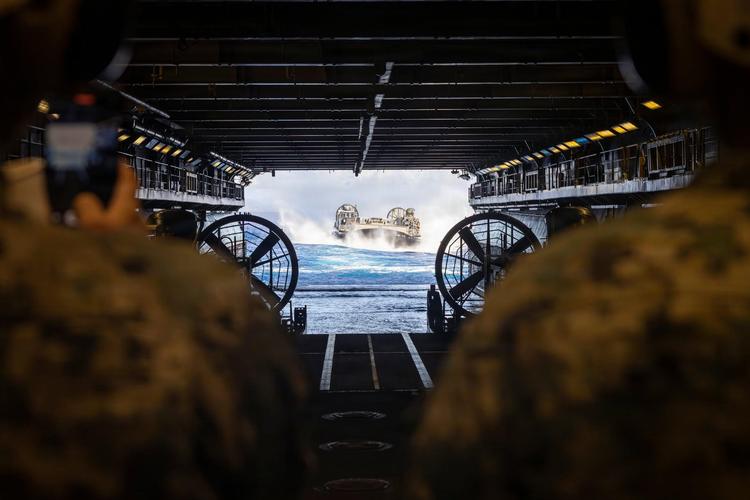Ships in Action | USS Essex (LHD 2) 