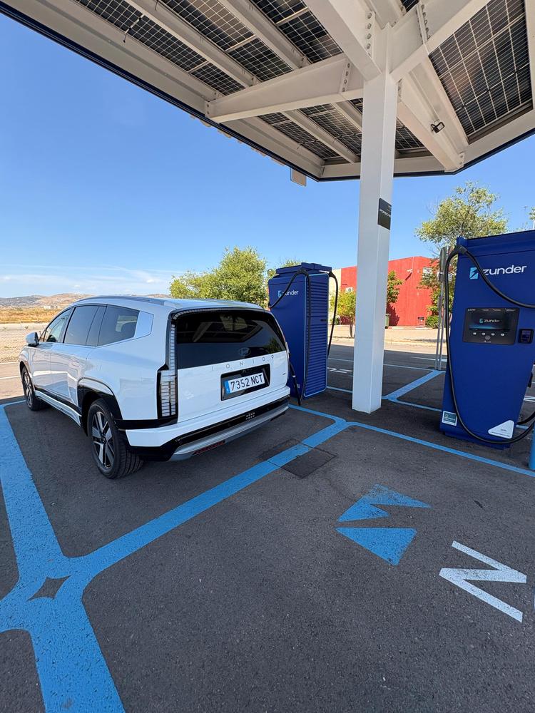 HYUNDAI MOTOR ESPAÑA Y ZUNDER SE ALÍAN PARA OFRECER VENTAJAS EXCLUSIVAS DE CARGA RÁPIDA A LOS CLIENTES DE VEHÍCULOS ELÉCTRICOS
