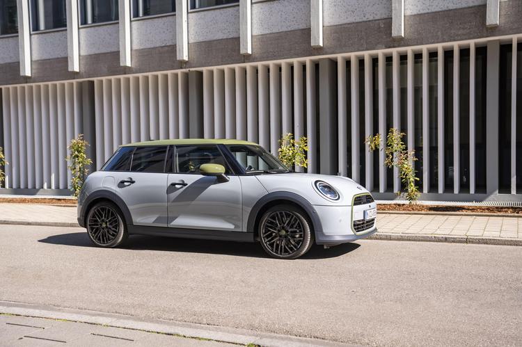 UNA COLABORACIÓN BRITÁNICA REINTERPRETADA: EL MINI PAUL SMITH EDITION