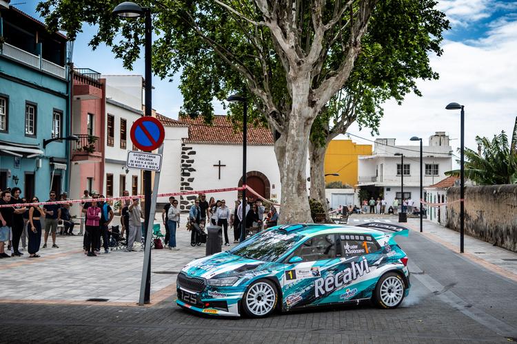 Miguel Fuster se impone por primera vez con el Škoda Fabia RS Rally2 en La Palma
