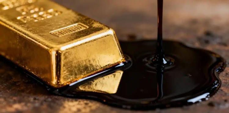 Oro travolto dal doppio shock: dollaro e petrolio affondano il metallo giallo