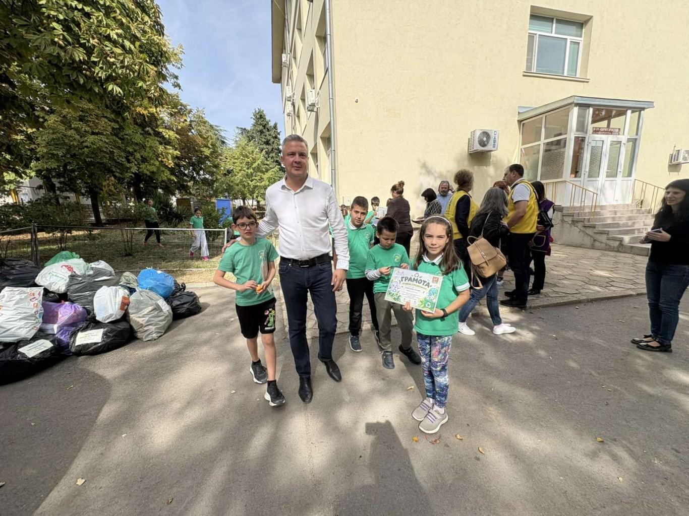 Децата, които дават пример: ученици от ОУ „Кирил Христов“ бяха отличени за своята грижа към природата
