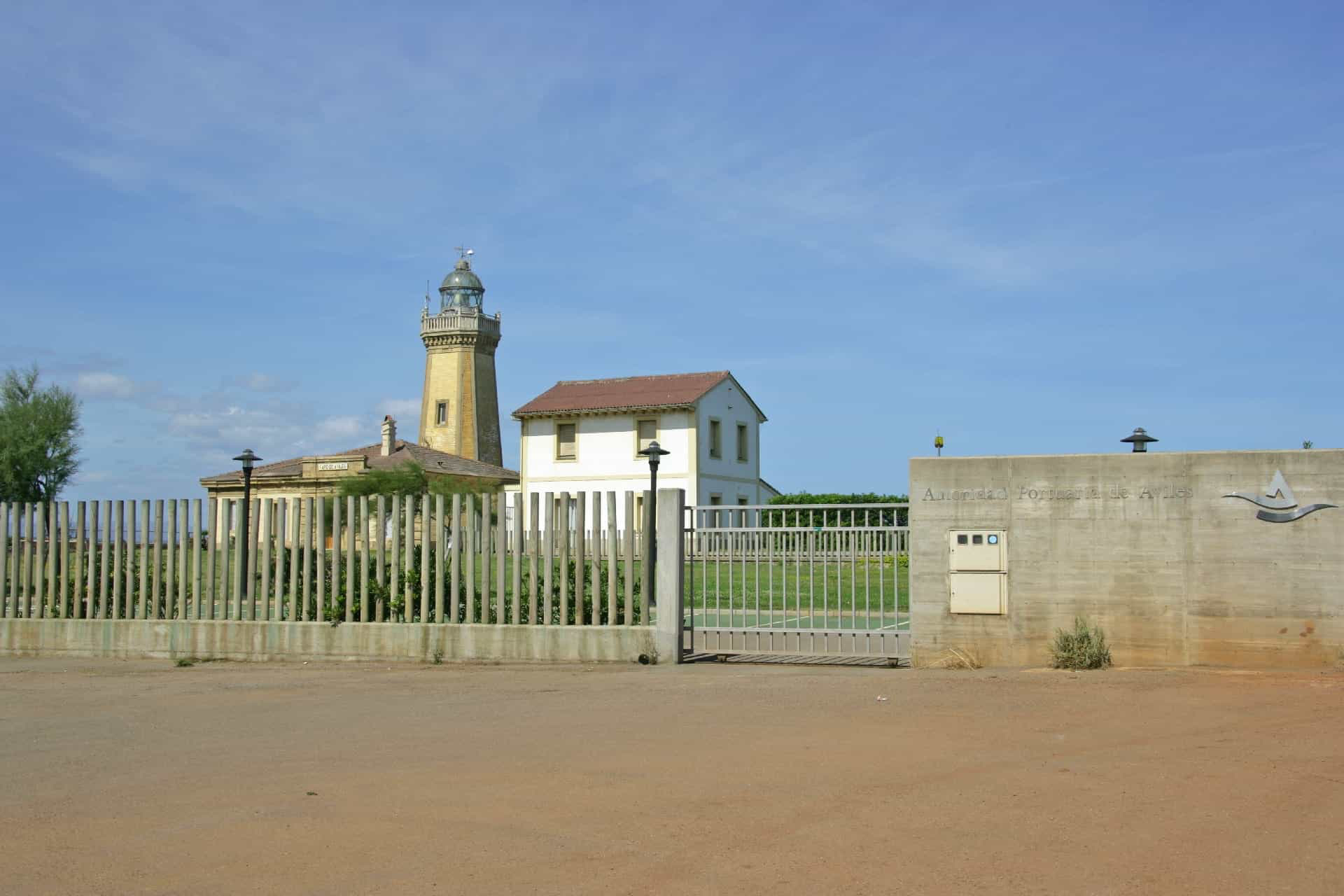 Faro de San Juan de Nieva