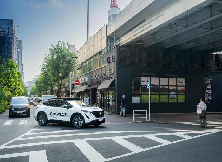 Veinticinco años detrás del botón azul: Nissan desarrolla la próxima generación de ProPilot
