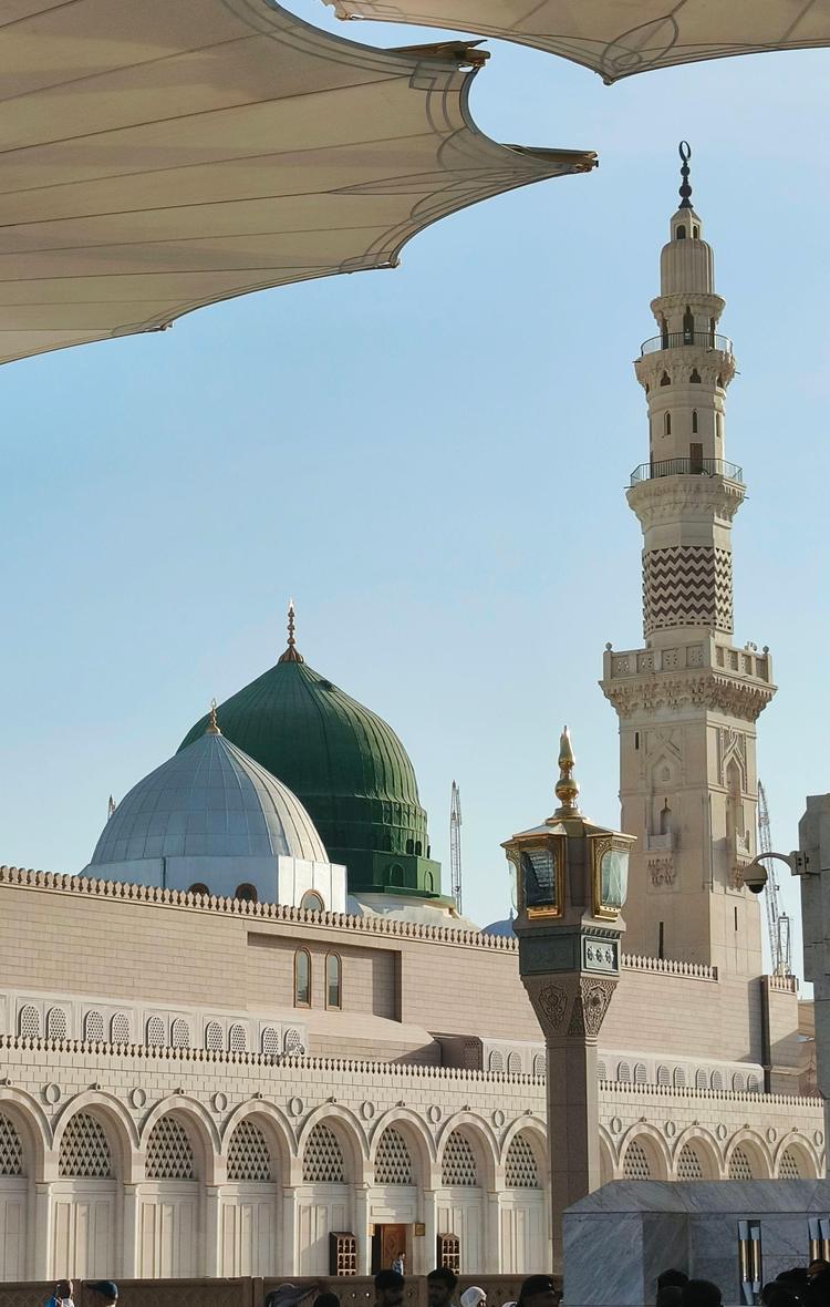 الـقـصـيـدة الـمُـضـَـرِيـَّـة : بلاغة اللانهاية في المدائح النبوية التقليدية