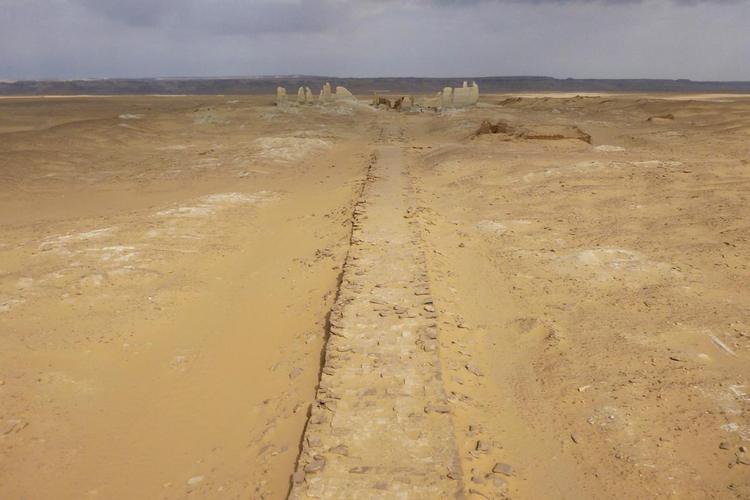 Archaeologists excavate temple complex in Egypt’s Fayyum region