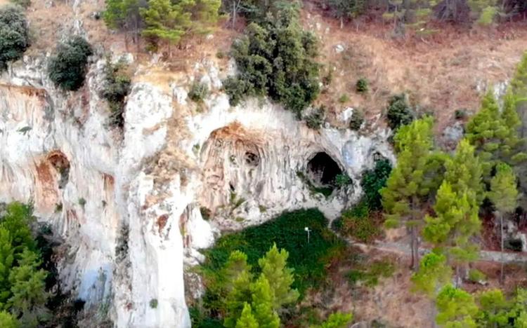 Parco della Grotta Grattara: alla scoperta della Fonte della Ninfa