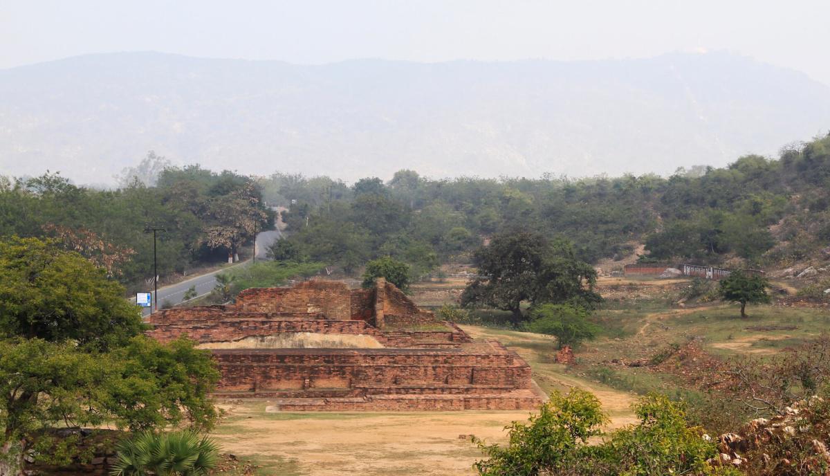 1-04 พระเจ้าพิมพิสารพบพระโพธิสัตว์ครั้งแรก 1-04 พระเจ้าพิมพิสารพบพระโพธิสัตว์ครั้งแรก