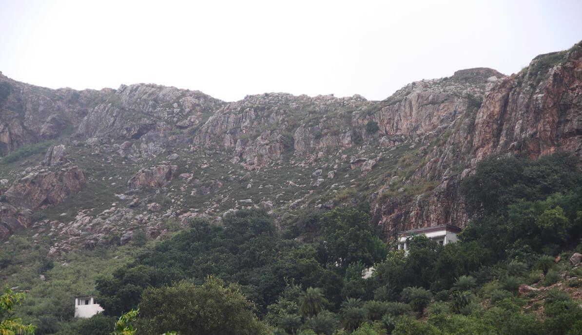 1-05 พระโพธิสัตว์ทรงบำเพ็ญทุกรกิริยา 1-05 พระโพธิสัตว์ทรงบำเพ็ญทุกรกิริยา