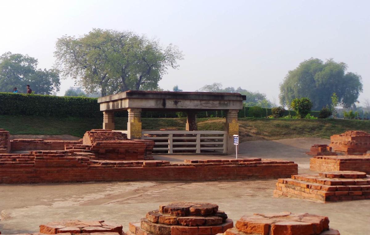 1-21 ทรงโปรดยสกุลบุตรและสหาย 1-21 ทรงโปรดยสกุลบุตรและสหาย