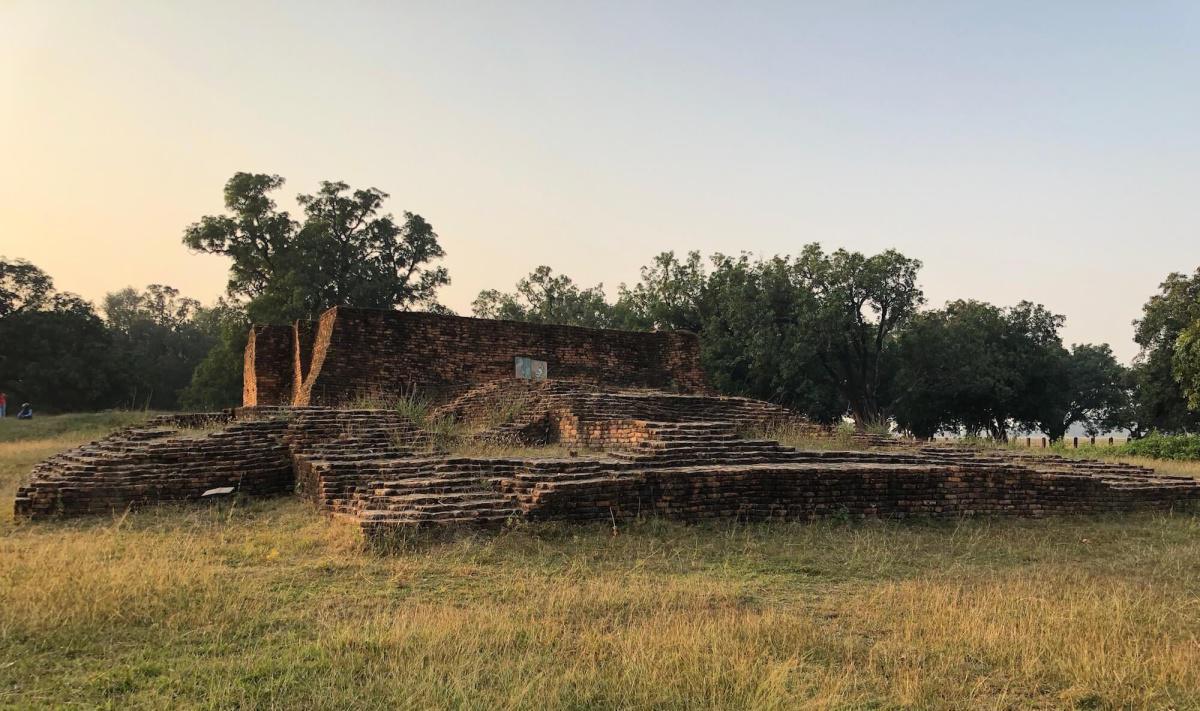 4-07 พระมหาปชาบดีโคตมีถวายจีวร 4-07 พระมหาปชาบดีโคตมีถวายจีวร