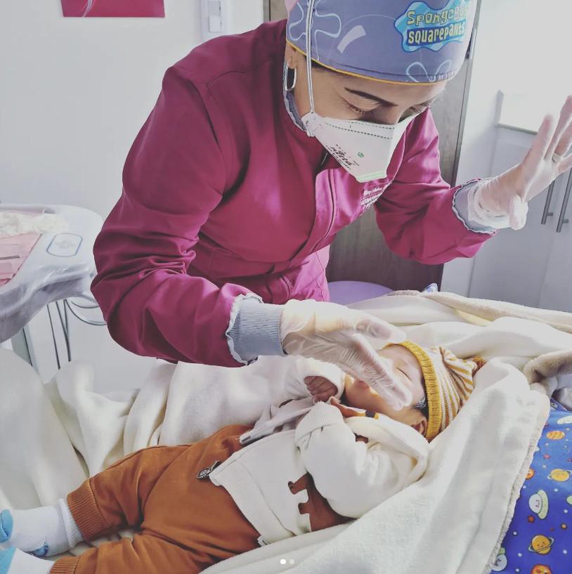 Dra. Andrea Benitez Odontopediatra Dra. Andrea Benitez Odontopediatra