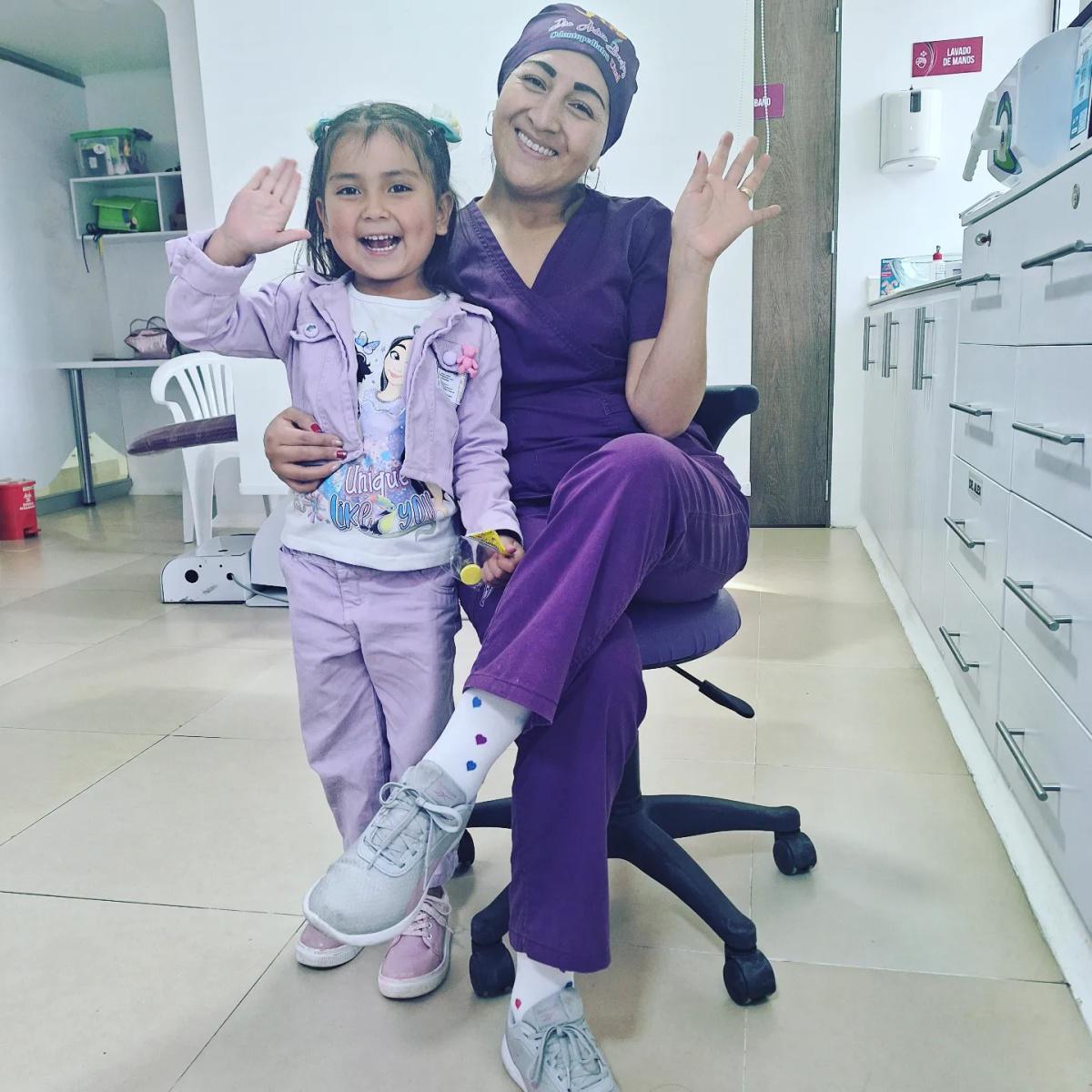 Dra. Andrea Benitez Odontopediatra Dra. Andrea Benitez Odontopediatra