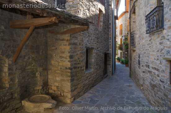 El Pueyo de Araguás, sabor medieval que asombra al visitante. El Pueyo de Araguás, sabor medieval que asombra al visitante.