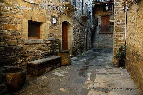 El Pueyo de Araguás, sabor medieval que asombra al visitante. El Pueyo de Araguás, sabor medieval que asombra al visitante.