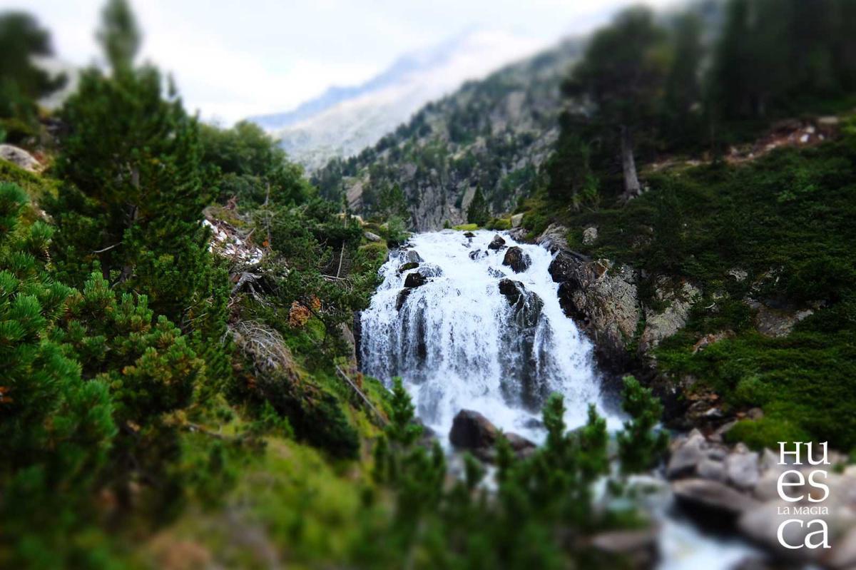 Escapada de 3 Días y 2 Noches al Valle de Benasque para los amantes del Senderismo y Alta Montaña Escapada de 3 Días y 2 Noches al Valle de Benasque para los amantes del Senderismo y Alta Montaña