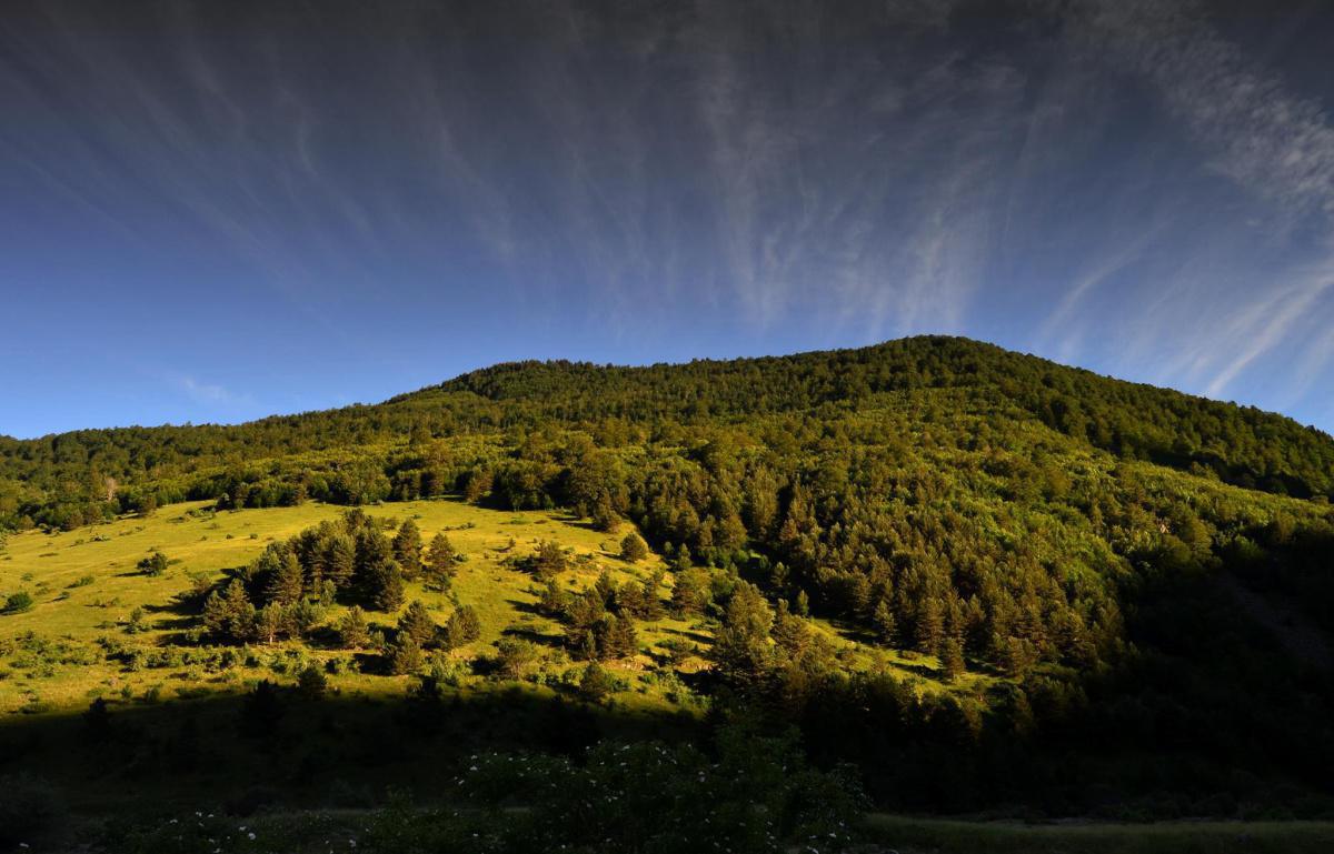 Ibón de Acherito. La excursión más conocida y popular del Valle de Hecho Ibón de Acherito. La excursión más conocida y popular del Valle de Hecho