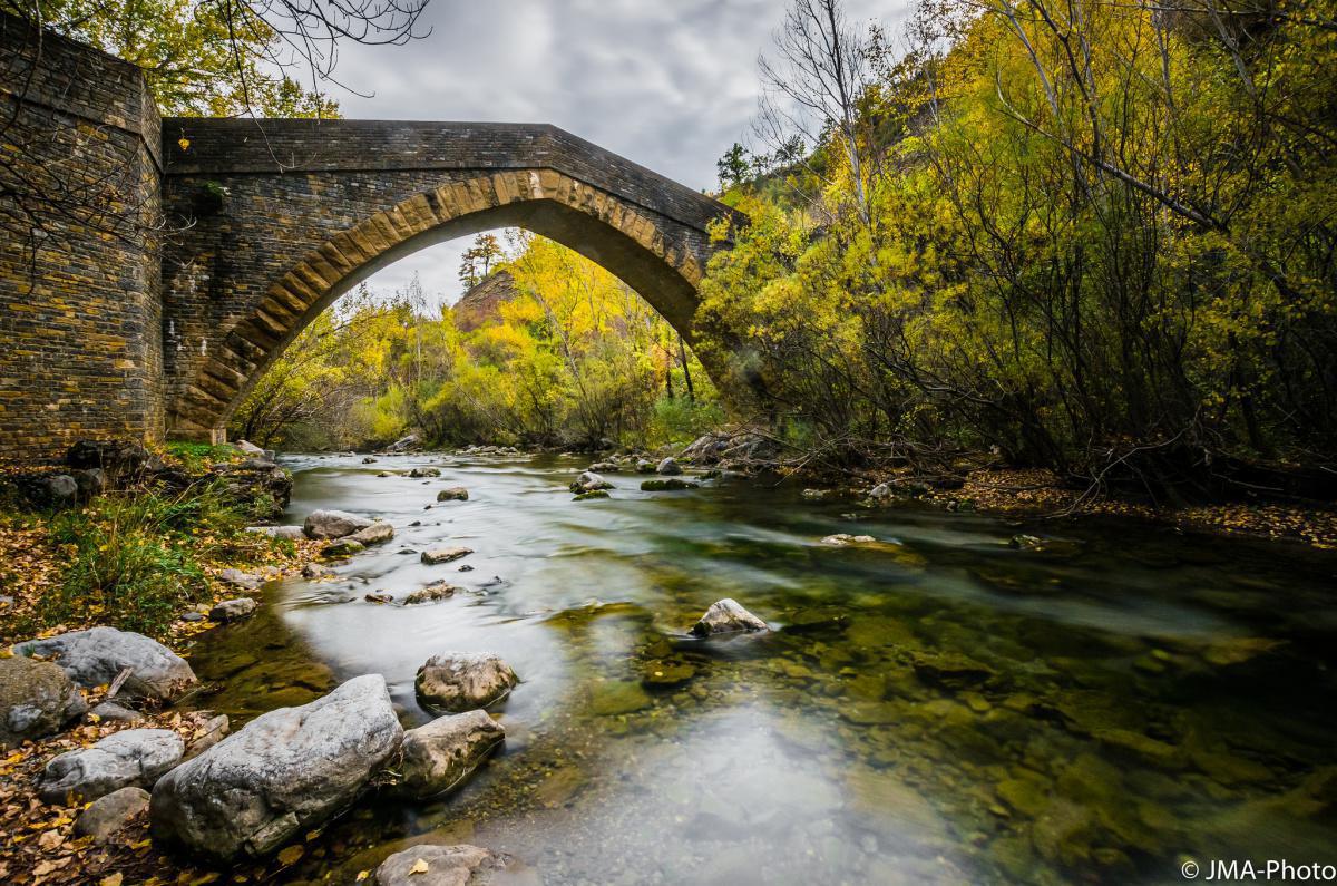 Ruta por los espectaculares puentes medievales del Isábena Ruta por los espectaculares puentes medievales del Isábena