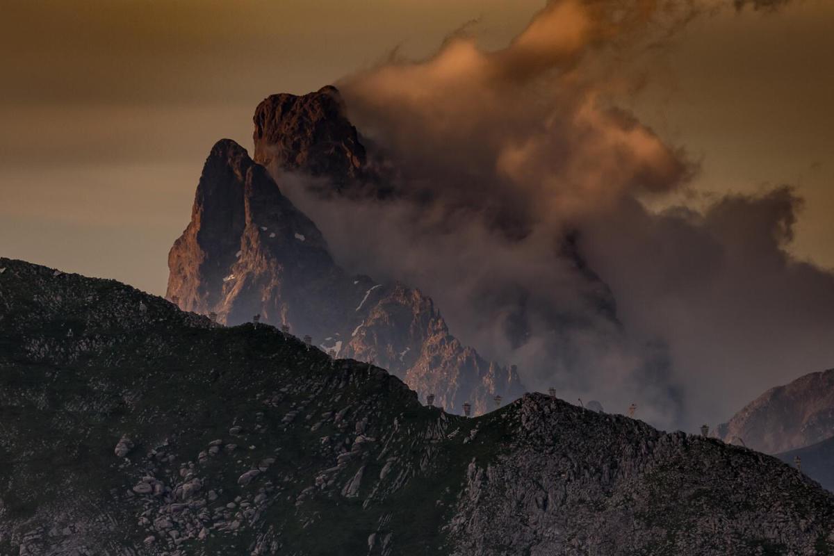 Mirador del Pirineo. Aventuras sobre ruedas Mirador del Pirineo. Aventuras sobre ruedas