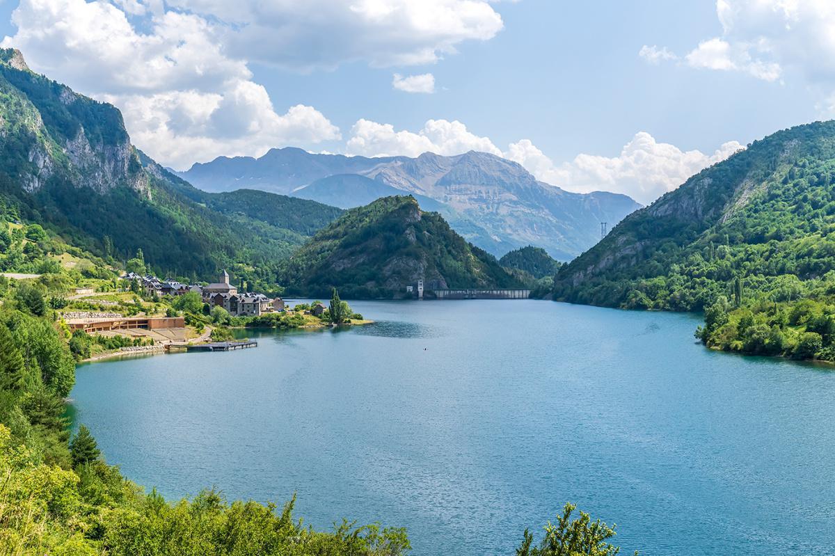 Ruta por los miradores más bonitos e impresionantes del Valle de Tena 😍🌲💦 Ruta por los miradores más bonitos e impresionantes del Valle de Tena 😍🌲💦