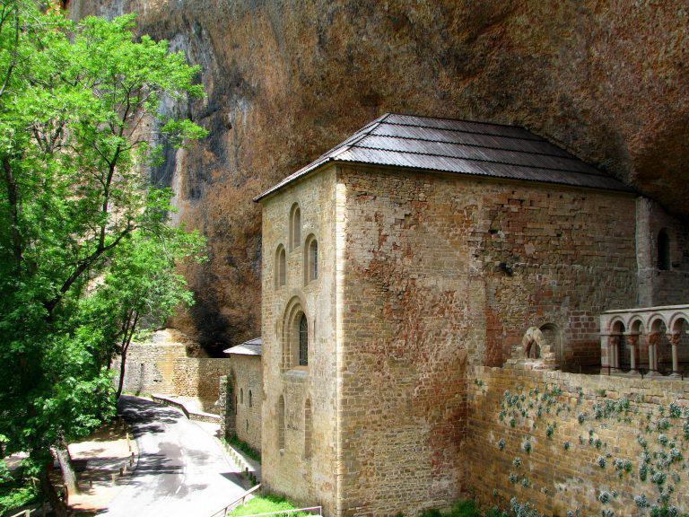 5 monumentos imposibles enclavados en roca en la provincia de Huesca 😲👏