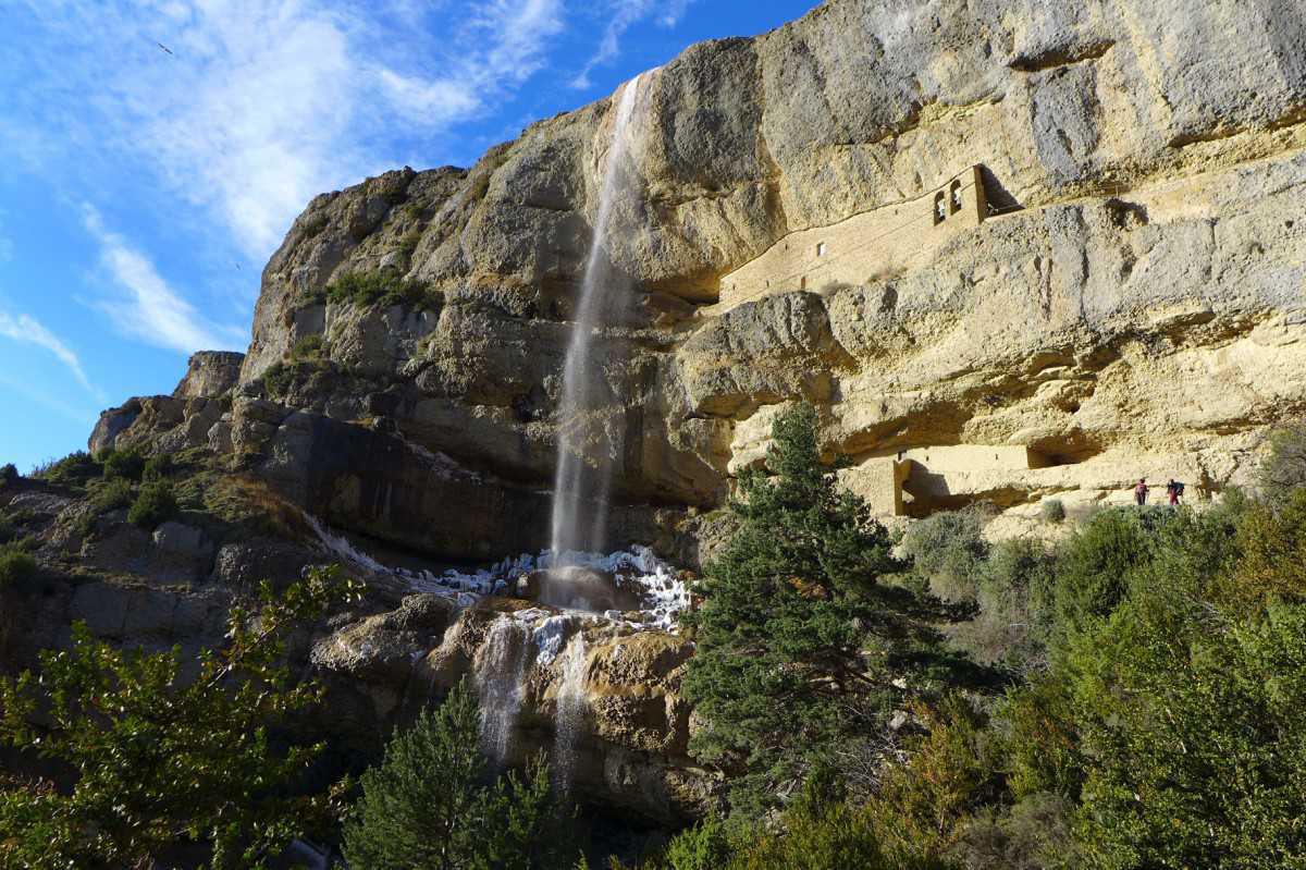 ⛪️ De ruta por las vertiginosas ermitas de Yebra de Basa y su espectacular cascada del Chorro 💦