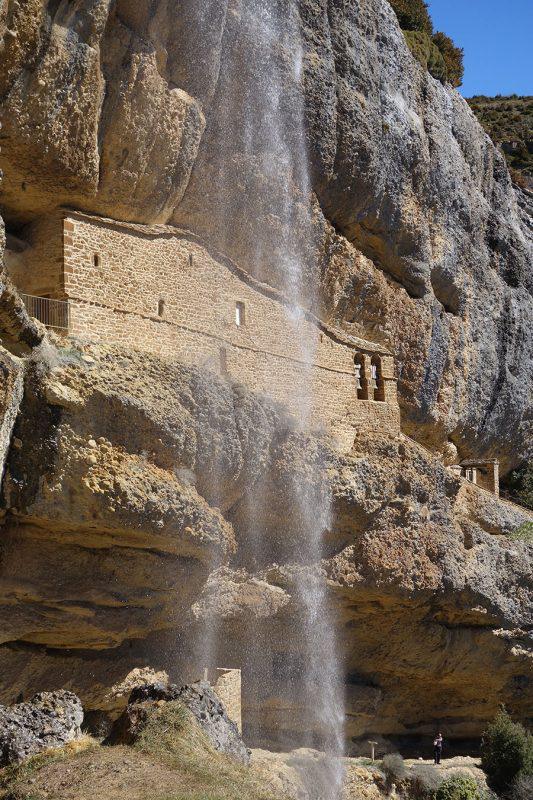 ⛪️ De ruta por las vertiginosas ermitas de Yebra de Basa y su espectacular cascada del Chorro 💦