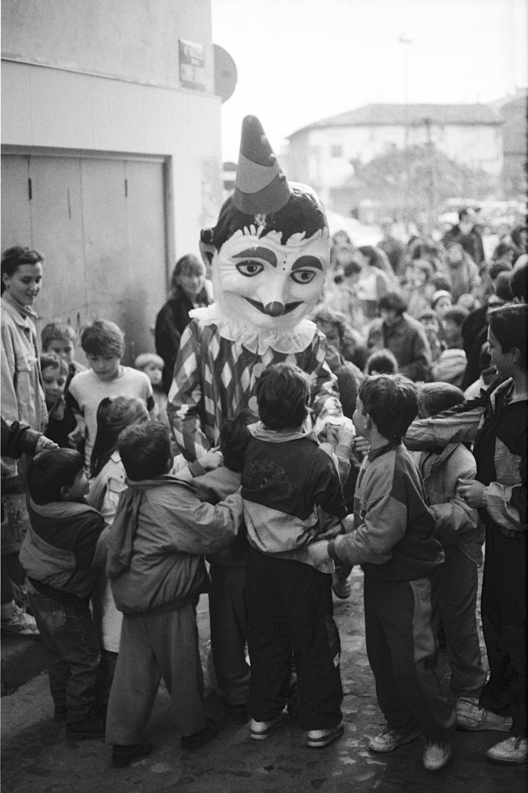 Exposición Víctor Ibáñez: ‘Todos fuimos niños’ (Huesca)