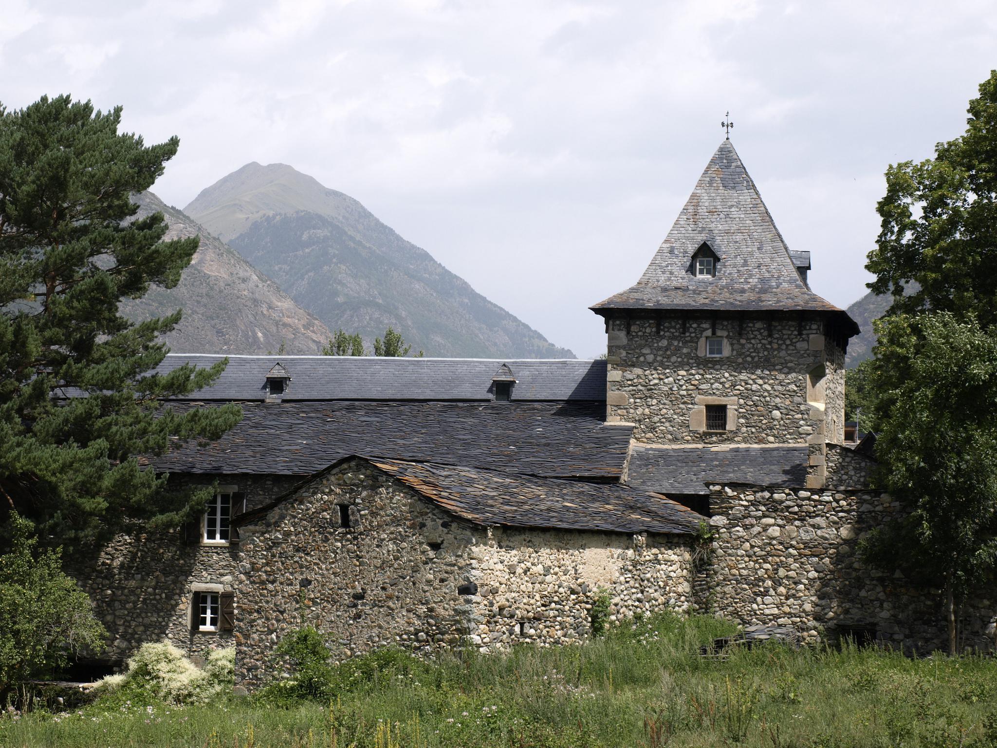 Escapada De 3 Dias Y 2 Noches Al Valle De Benasque Para Los Amantes Del Senderismo