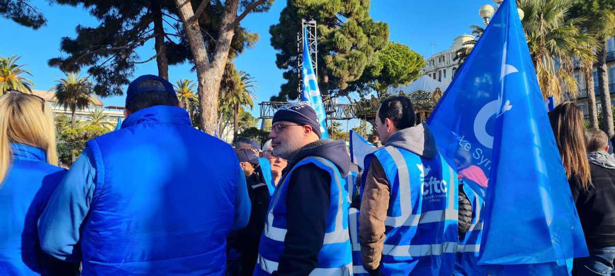 Du bleu, toujours du bleu dans les rues de Nice !