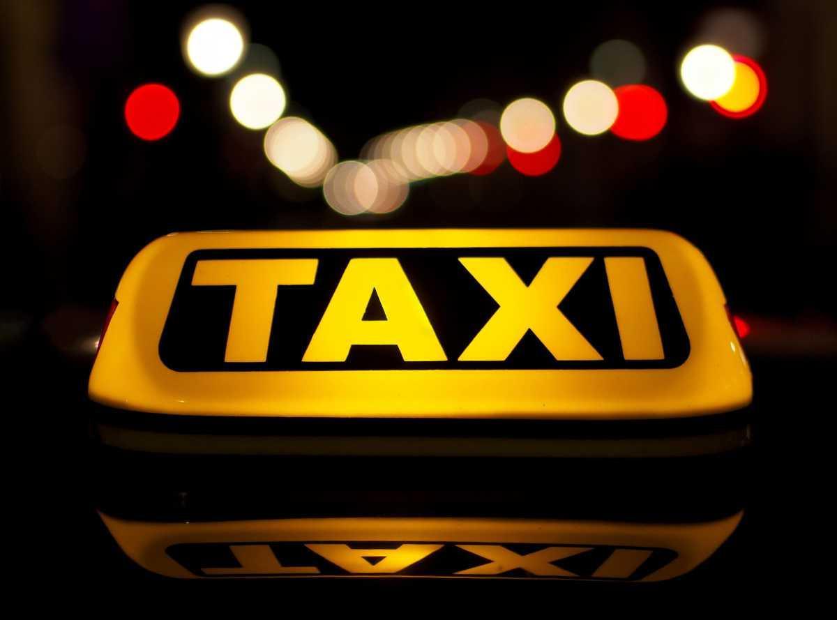 Taxi - Piazza S. Antonio Abate 