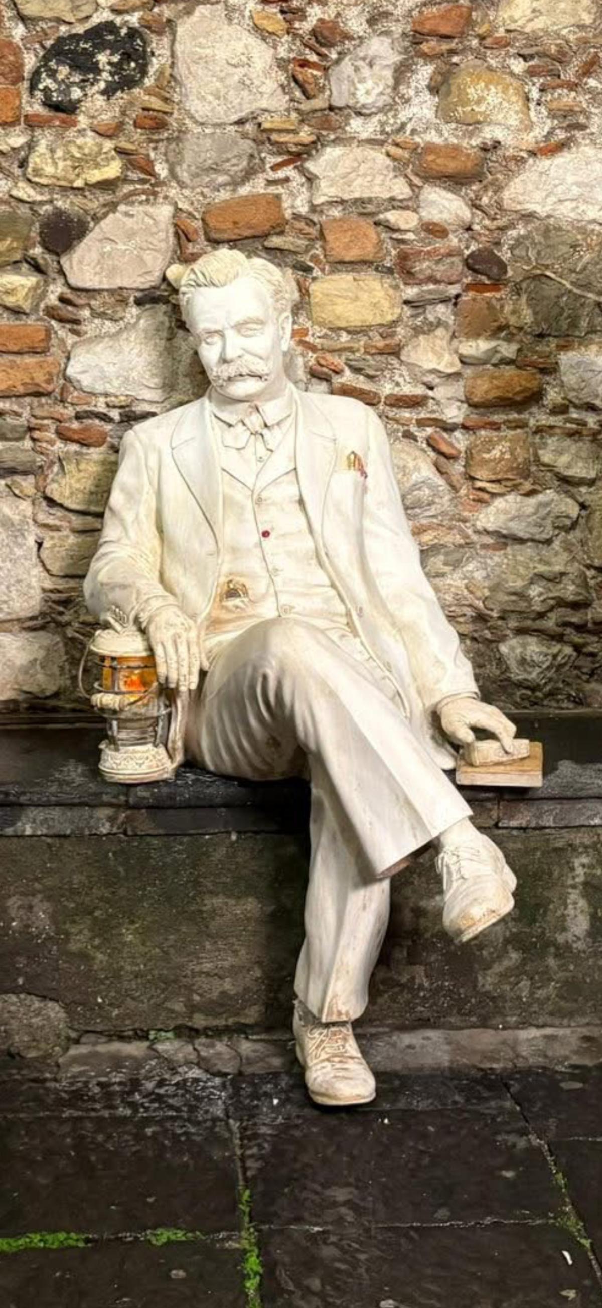 Statua di Friedrich Nietzsche - Statue of Friedrich Nietzsche