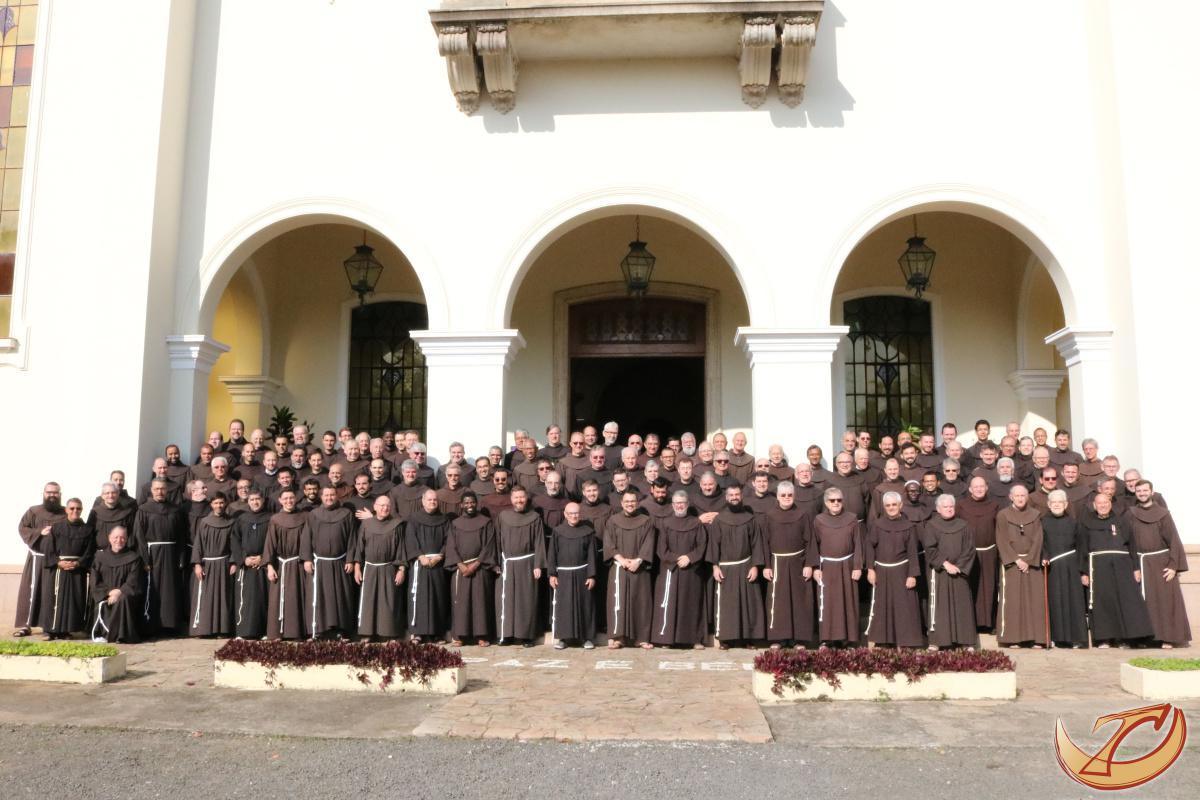 Ajude a formar um frade franciscano