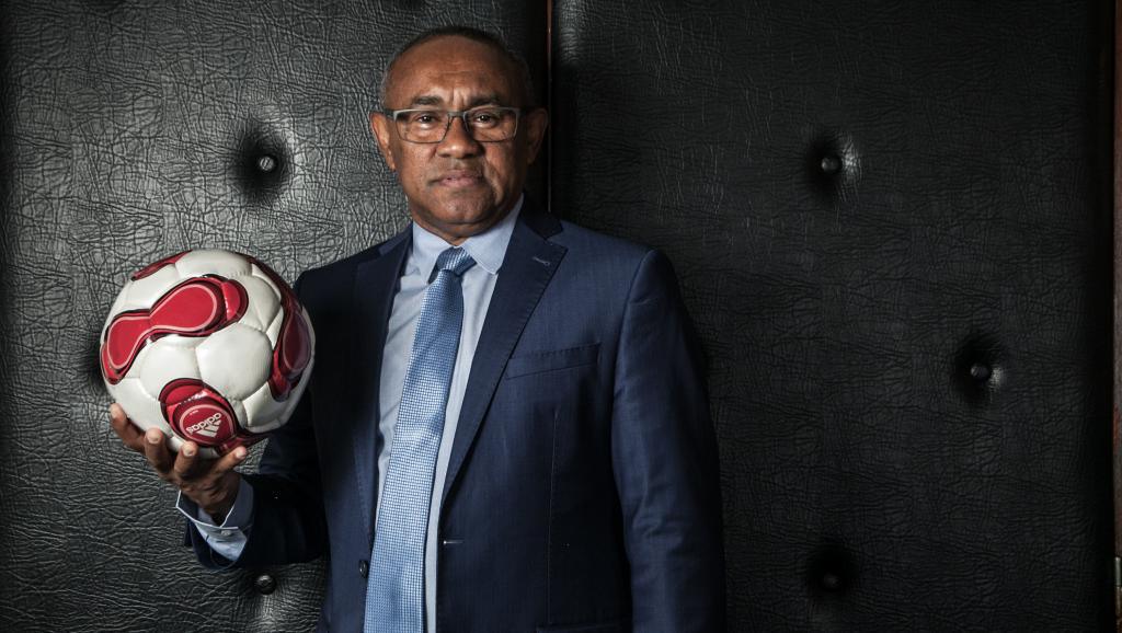 Insolite CAF: les officiels du Zimbabwé soulèvent Ahmad Ahmad, le président de la CAF