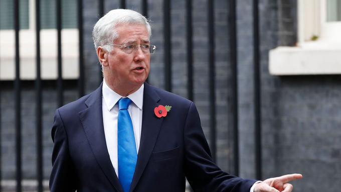 Accusé de harcèlement sexuel, le ministre britannique de la Défense démissionne