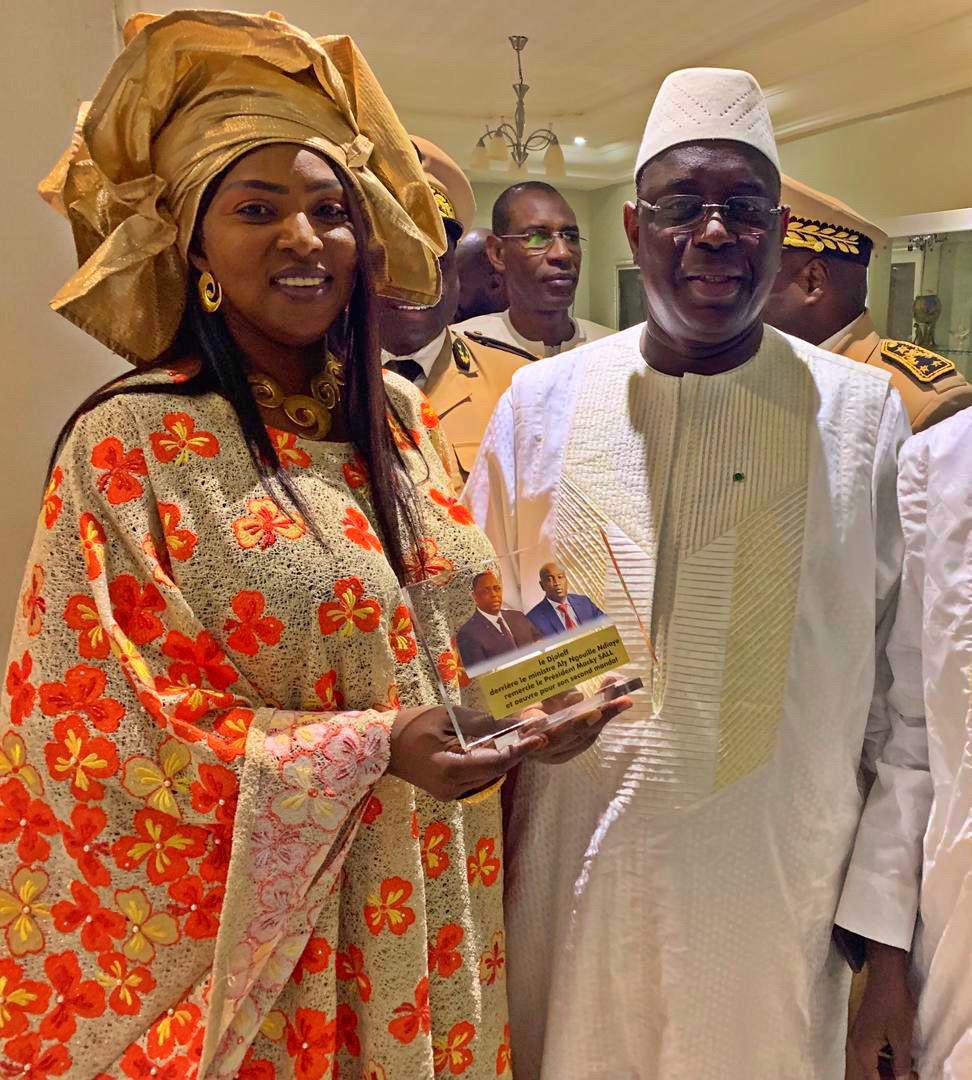 Gaye wilane, l'épouse de Aly Ngouille Ndiaye, en compagnie du président Macky Sall