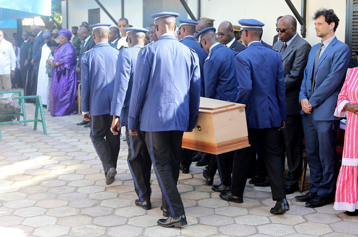 Levée du corps en image de l'épouse de Léopold Sédar Senghor, Colette Senghor