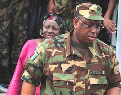 Et le Général abdiqua
