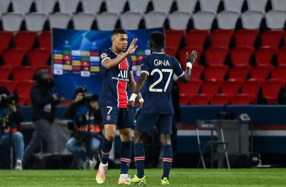 PSG : Gana Guèye copieusement insulté après un tacle sur Mbappé