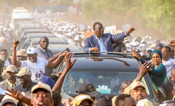 Campagne : Macky Sall va rejoindre Amadou Ba sur le terrain