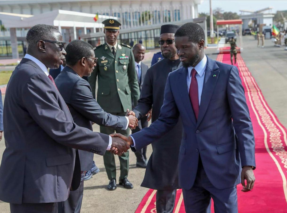 Première visite officielle à l'étranger : BDF quitte Dakar pour Nouakchott