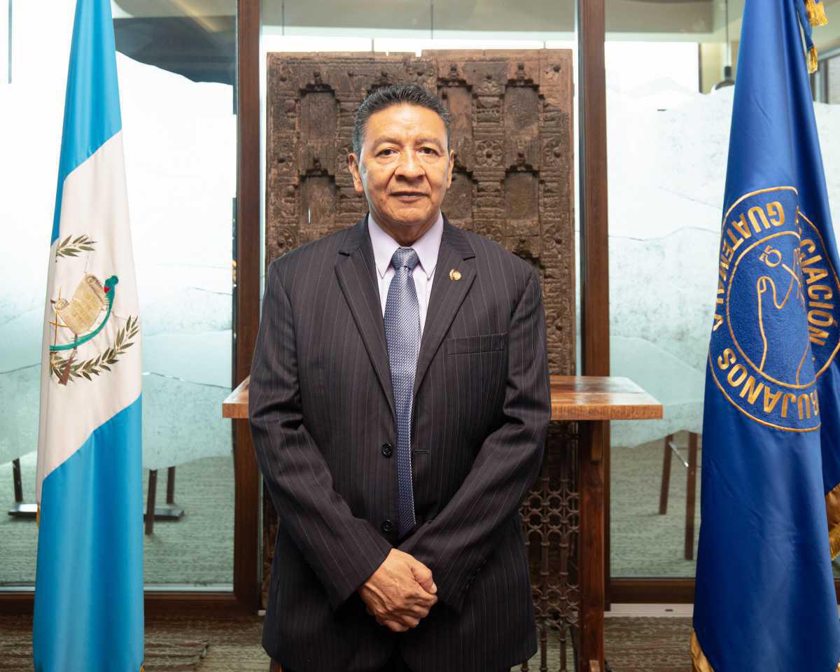 VICE Dr. Miguel Siguantay