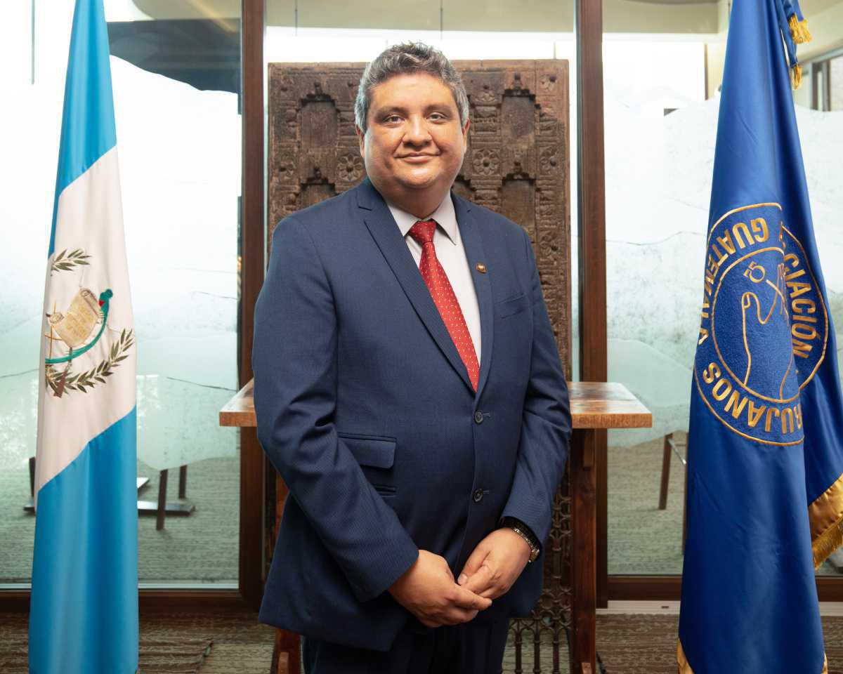 PRESIDENTE Dr. Marvín Arévalo