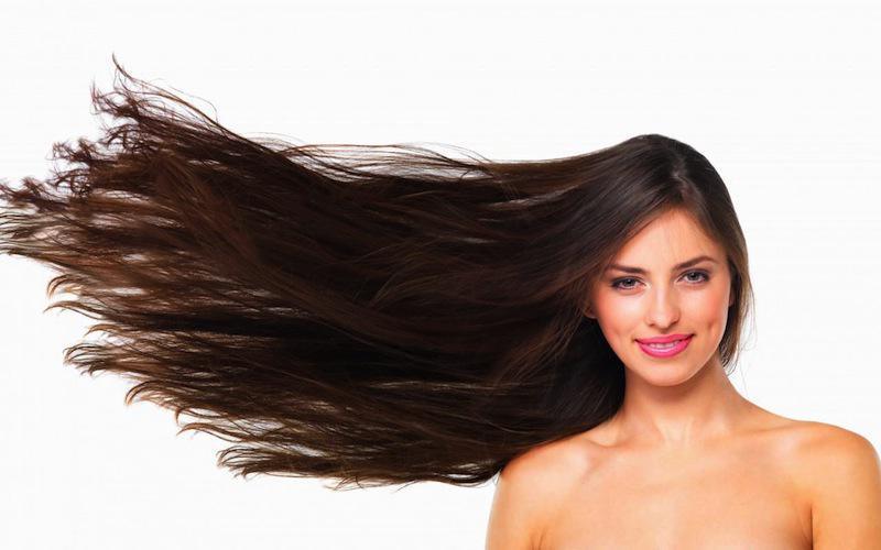8 SEGRETI PER CAPELLI PIU' LISCI, SETOSI E LUCENTI... 8 SEGRETI PER CAPELLI PIU' LISCI, SETOSI E LUCENTI...