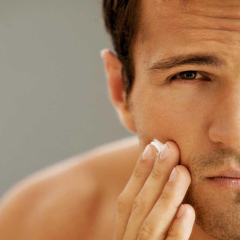 UOMO: COME PRENDERSI CURA DEL PROPRIO VISO... UOMO: COME PRENDERSI CURA DEL PROPRIO VISO...