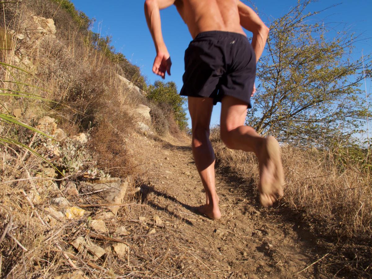 CAMMINARE A PIEDI NUDI FA BENE ALLA SALUTE?