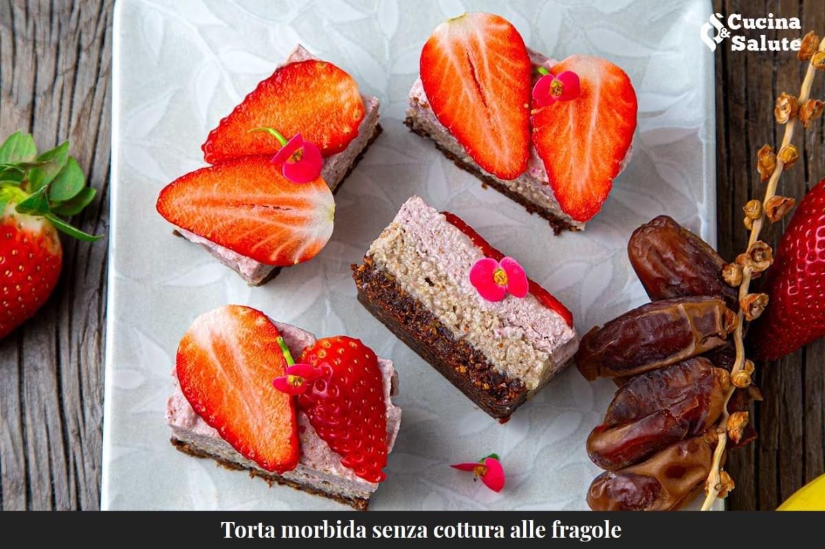 TORTA MORBIDA SENZA COTTURA ALLA FRAGOLA...