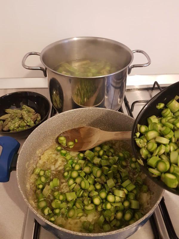 Risotto con gli asparagi Risotto con gli asparagi