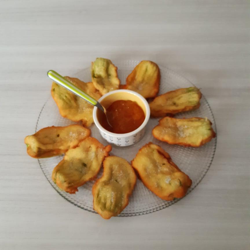 Fiori di zucchina fritti Fiori di zucchina fritti